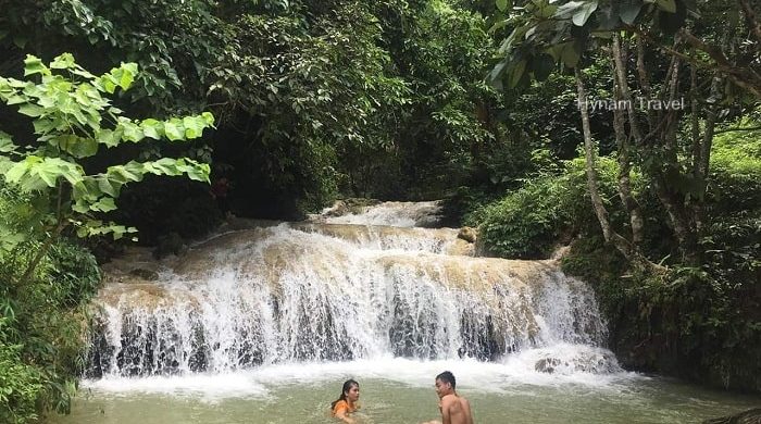 Hieu Waterfall Pu Luong